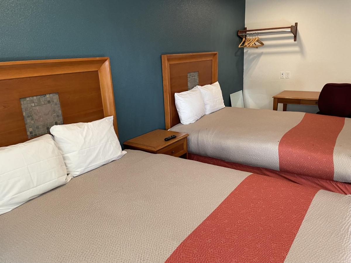 Town Place Studio Apartment Snyder Екстер'єр фото