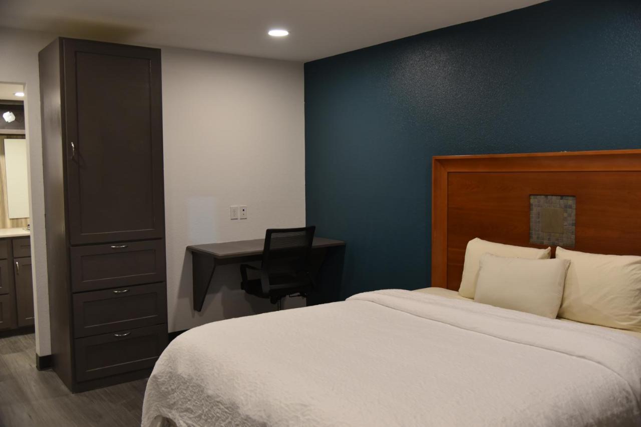 Town Place Studio Apartment Snyder Екстер'єр фото