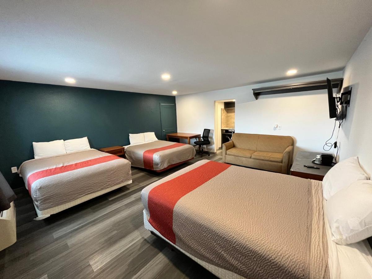 Town Place Studio Apartment Snyder Екстер'єр фото