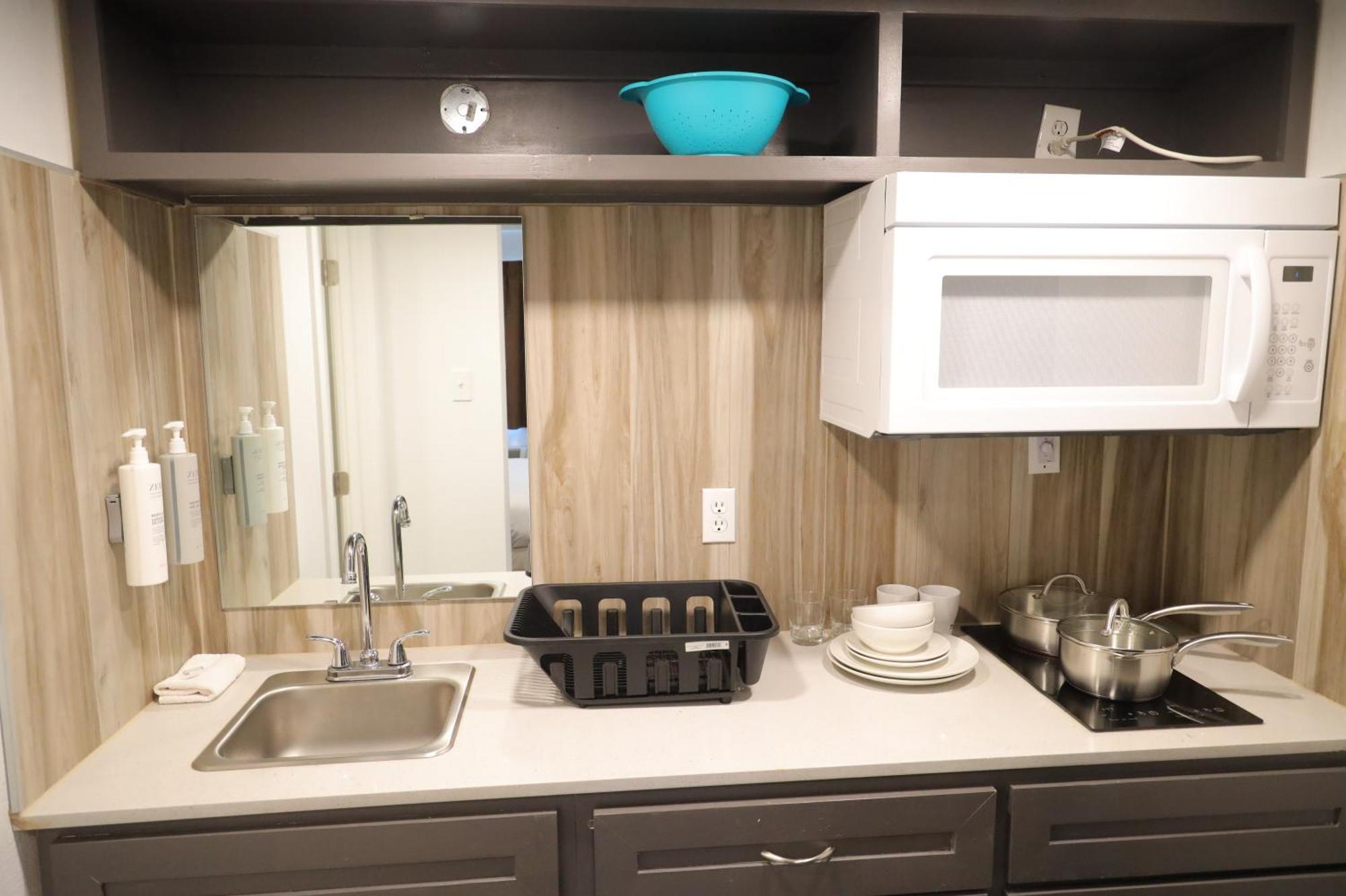 Town Place Studio Apartment Snyder Екстер'єр фото