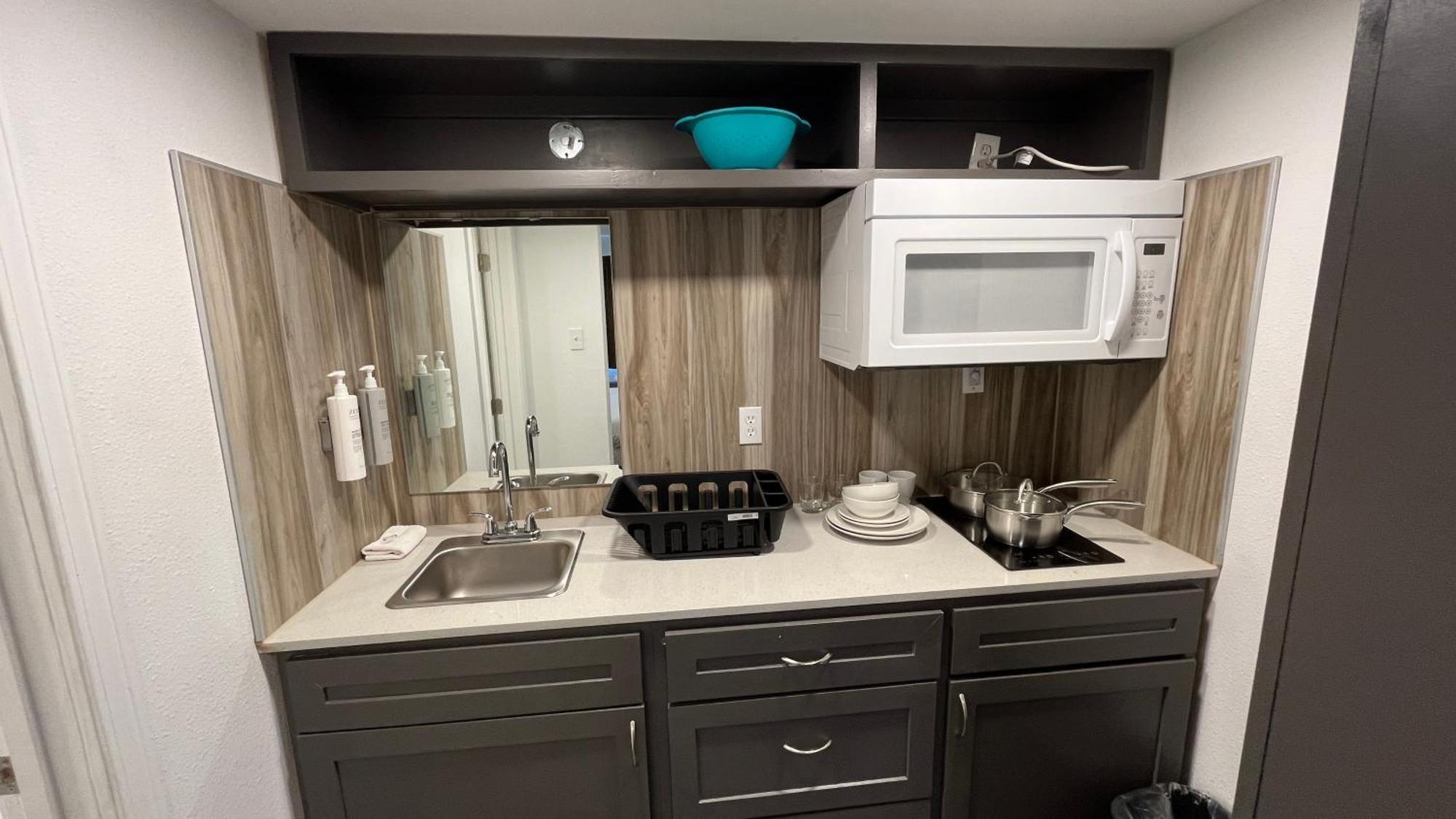 Town Place Studio Apartment Snyder Екстер'єр фото